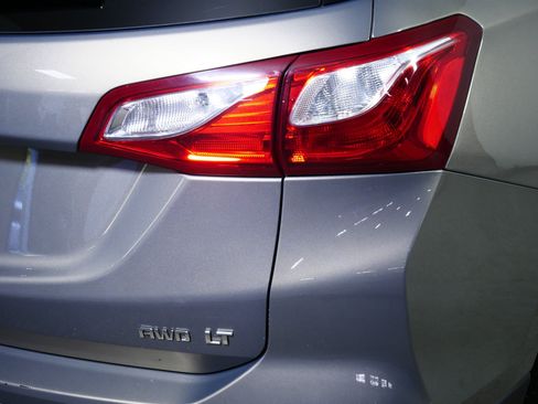 Certified 2019 Chevrolet Equinox LT AWD/4WD image 17
