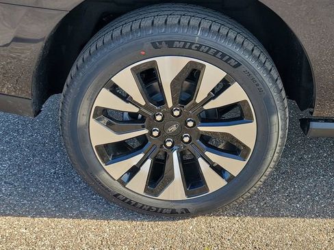 New 2026 Ford Expedition Platinum w/ Driver's Package AWD/4WD image 6