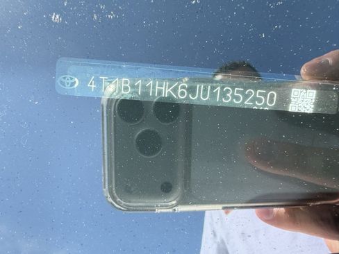 Used 2018 Toyota Camry SE FWD image 22