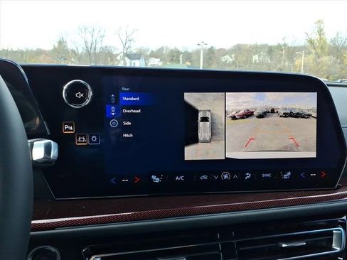 New 2026 Chevrolet Traverse Z71 w/ Enhanced Driving Package image 18