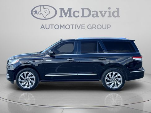 Certified 2023 Lincoln Navigator Reserve AWD/4WD image 4