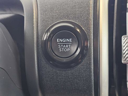 Used 2025 Ford Expedition Active AWD/4WD image 32