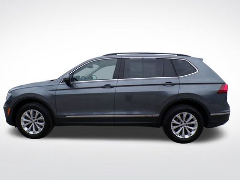 Used 2018 Volkswagen Tiguan SE w/ Panoramic Sunroof Package AWD/4WD image 2