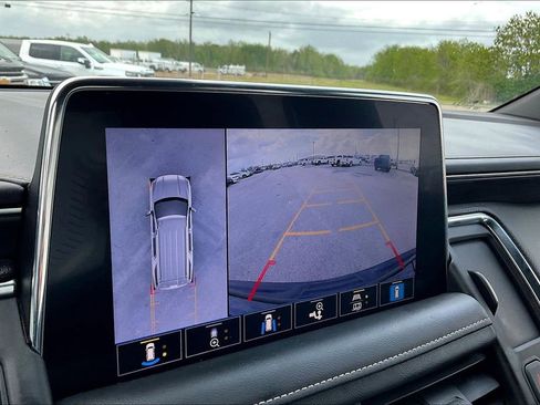 Used 2021 GMC Yukon SLT w/ SLT Premium Package image 13