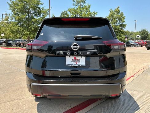 Used 2025 Nissan Rogue SV FWD image 7