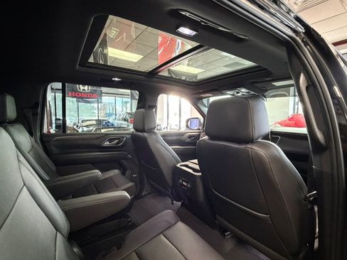 Used 2022 Chevrolet Suburban LT w/ LT Signature Plus Package AWD/4WD image 41