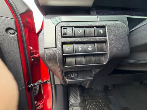 Used 2025 Toyota Tacoma TRD Off-Road image 11