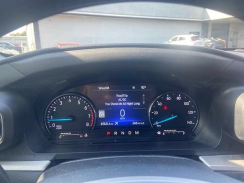 Used 2021 Ford Explorer XLT w/ Equipment Group 202A AWD/4WD image 9
