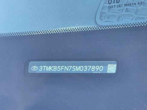 Certified 2025 Toyota Tacoma SR5 image 12