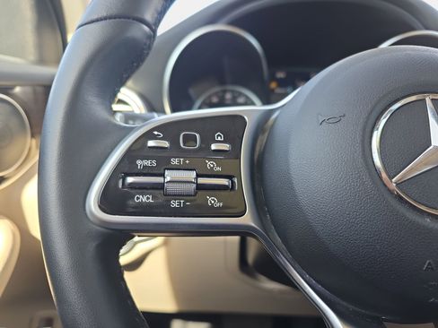 Used 2022 Mercedes-Benz GLC 300 image 17