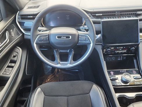 Used 2022 Jeep Grand Cherokee Trailhawk image 11