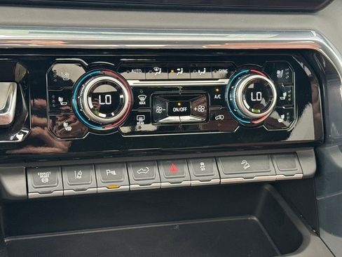 Certified 2025 GMC Sierra 2500 Denali Ultimate w/ Max Trailering Package image 26