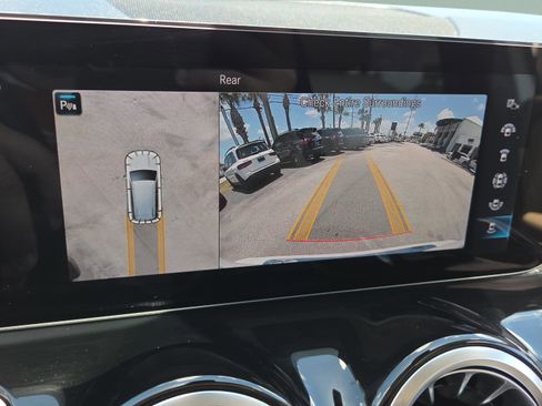 Used 2022 Mercedes-Benz GLB 250 image 30