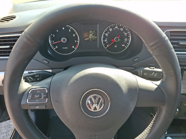 Used 2014 Volkswagen Jetta SE FWD image 4