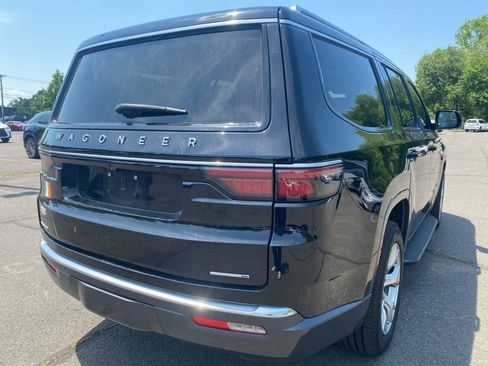 Used 2022 Jeep Wagoneer Series I w/ Premium Group I AWD/4WD image 4