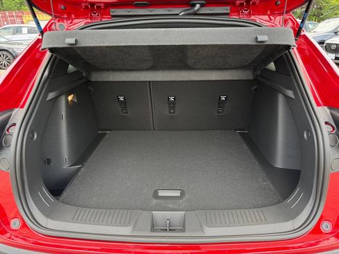 New 2026 Chevrolet Trax RS w/ Sunroof Package FWD image 24