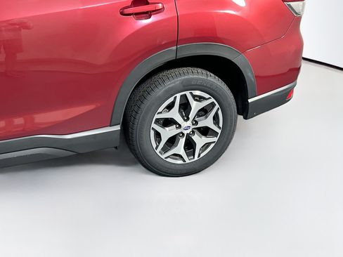 Used 2023 Subaru Forester Premium AWD/4WD image 30