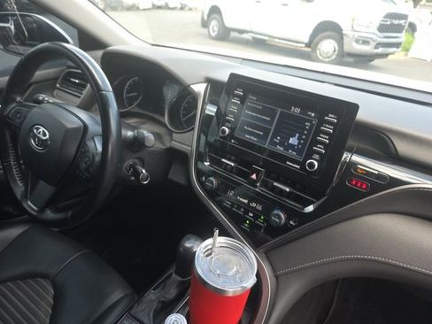 Used 2022 Toyota Camry SE image 12