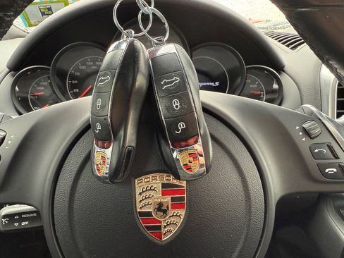 Used 2014 Porsche Cayenne S AWD/4WD image 20
