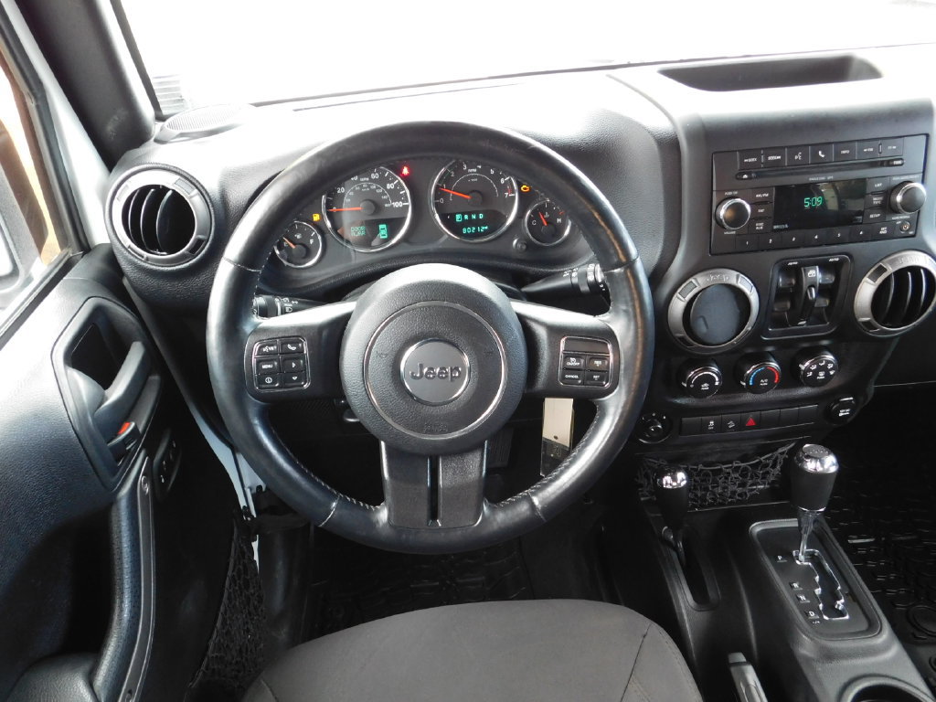Used 2015 Jeep Wrangler Unlimited Sport w/ Quick Order Package 24S AWD/4WD image 15