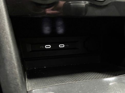 Used 2024 Volkswagen Tiguan Wolfsburg Edition image 32