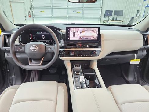 New 2026 Nissan Pathfinder SL FWD image 24