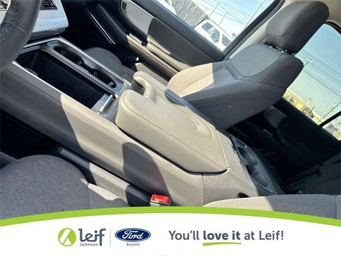 Used 2025 Ford Expedition Active image 27