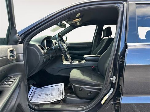 Used 2016 Jeep Grand Cherokee Laredo w/ Quick Order Package 23E image 9