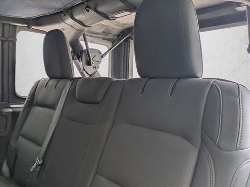 Used 2018 Jeep Wrangler Unlimited Sport image 13