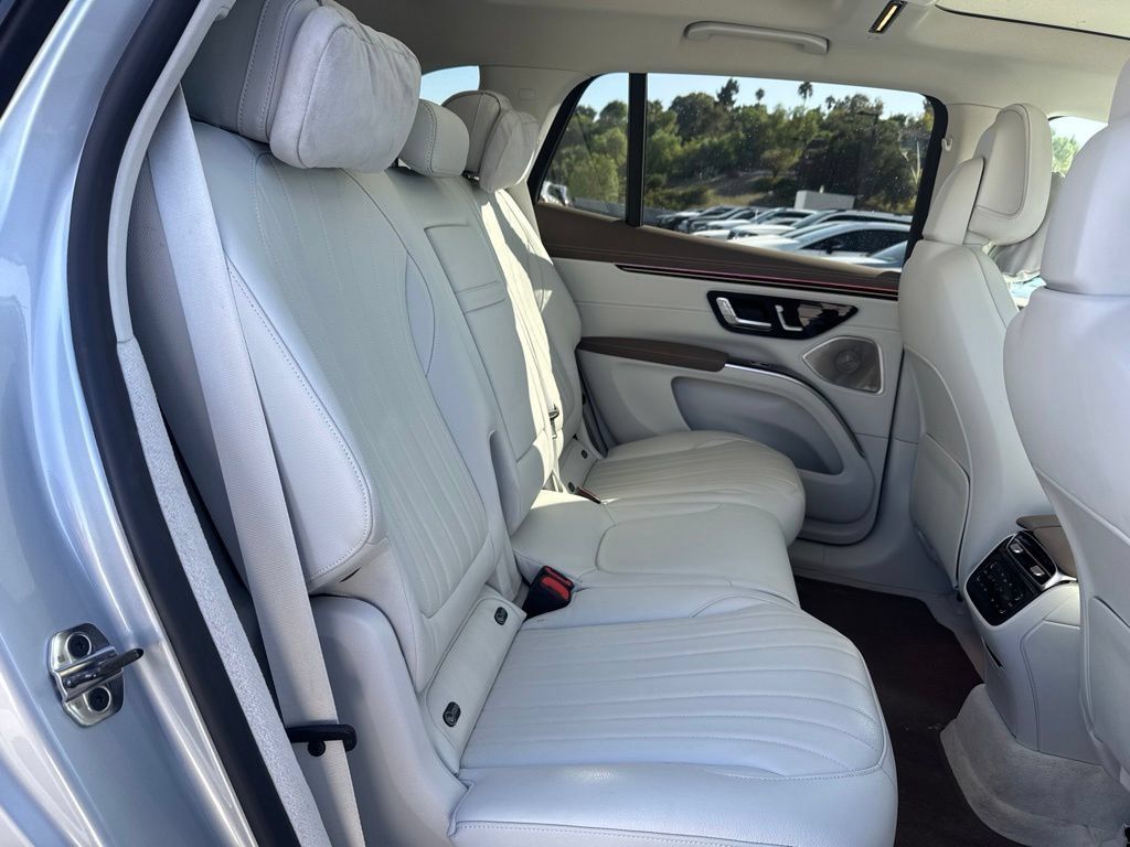 Used 2023 Mercedes-Benz EQS 450+ SUV image 7