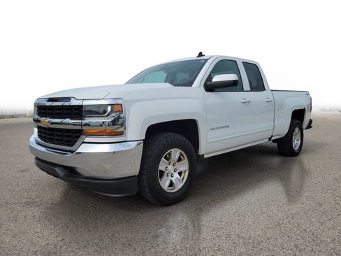 Used 2017 Chevrolet Silverado 1500 LT w/ Trailering Package AWD/4WD image 2