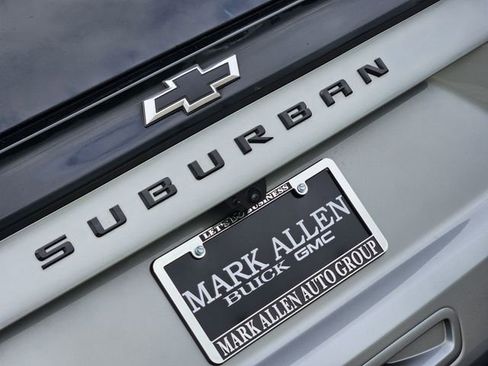 Used 2025 Chevrolet Suburban Z71 AWD/4WD image 11