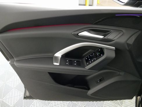 Certified 2025 Audi Q5 Premium w/ Convenience Package image 10