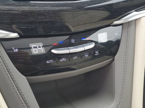 Used 2021 Cadillac XT6 Premium Luxury AWD/4WD image 17
