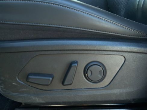 Certified 2025 Kia Sorento S image 20