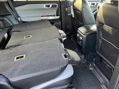 Used 2021 Ford Explorer XLT w/ Equipment Group 202A image 26