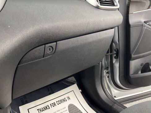 Used 2020 Kia Sorento LX image 31