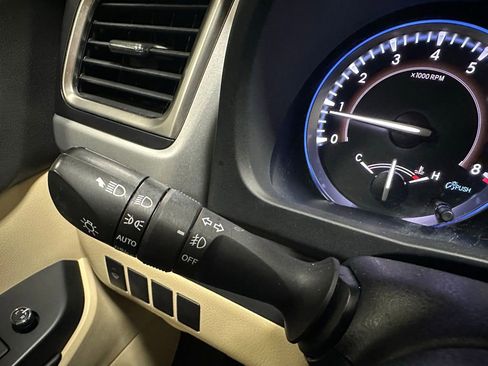 Used 2019 Toyota Highlander XLE AWD/4WD image 21