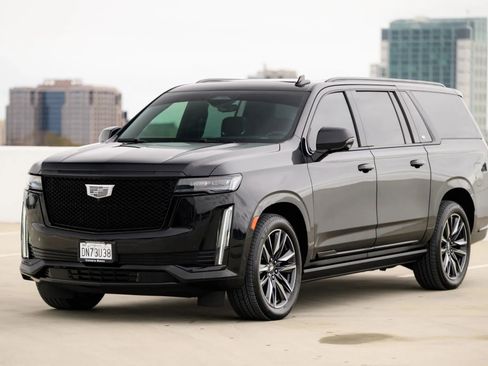 Used 2021 Cadillac Escalade ESV Sport w/ Driver Assist Tech Package AWD/4WD image 2