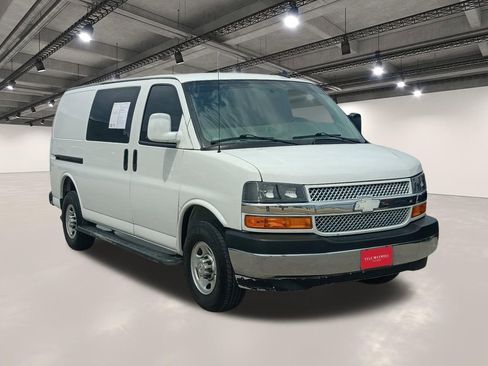 Used 2021 Chevrolet Express 2500 w/ Driver Convenience Package RWD image 2