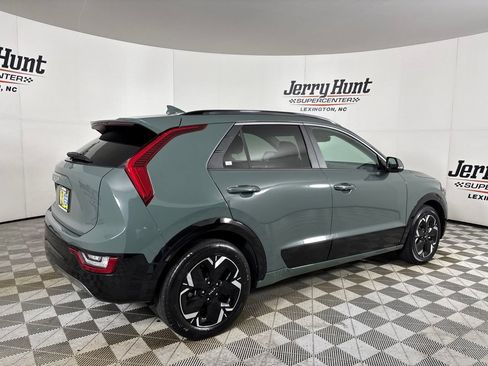 Used 2024 Kia Niro Wave w/ Wave Preserve Package FWD image 4