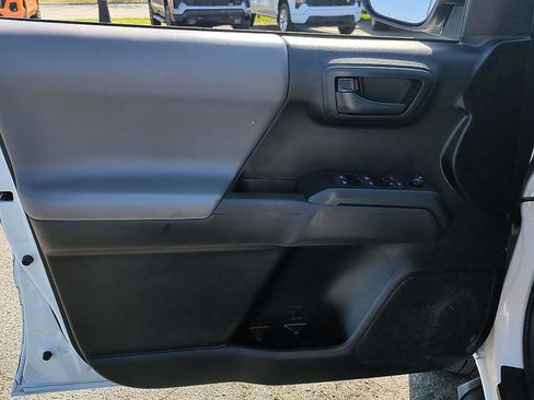 Used 2021 Toyota Tacoma SR image 11
