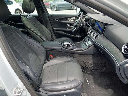 Used 2018 Mercedes-Benz E 400 4MATIC Wagon image 36
