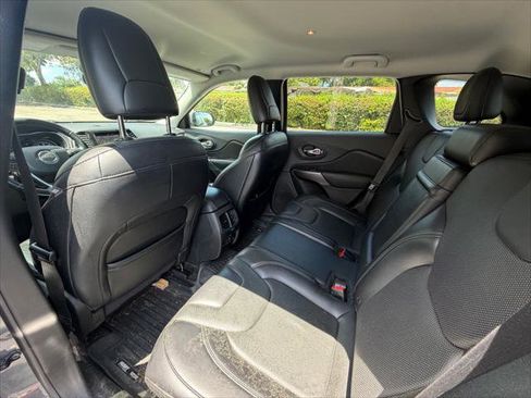 Used 2019 Jeep Cherokee Limited AWD/4WD image 18