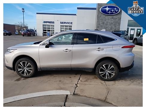 Used 2023 Toyota Venza LE image 9