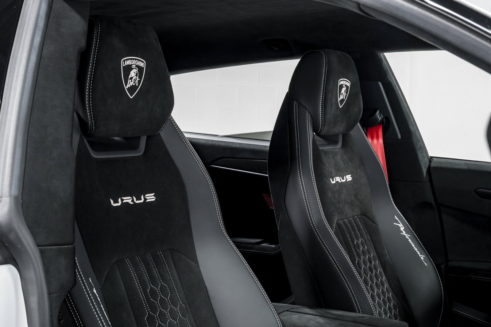 Used 2024 Lamborghini Urus Performante AWD/4WD image 41