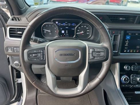 Used 2021 GMC Yukon XL Denali w/ Denali Premium Package RWD image 19