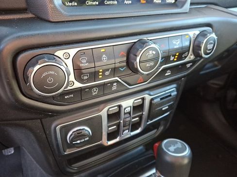 Used 2023 Jeep Wrangler Sahara w/ Cold Weather Group image 15