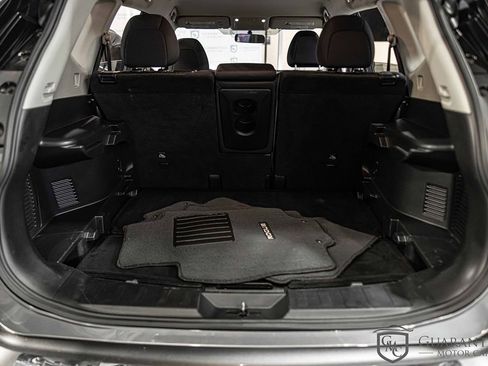 Used 2018 Nissan Rogue S image 18