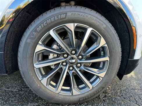 New 2026 Cadillac Lyriq Sport image 9